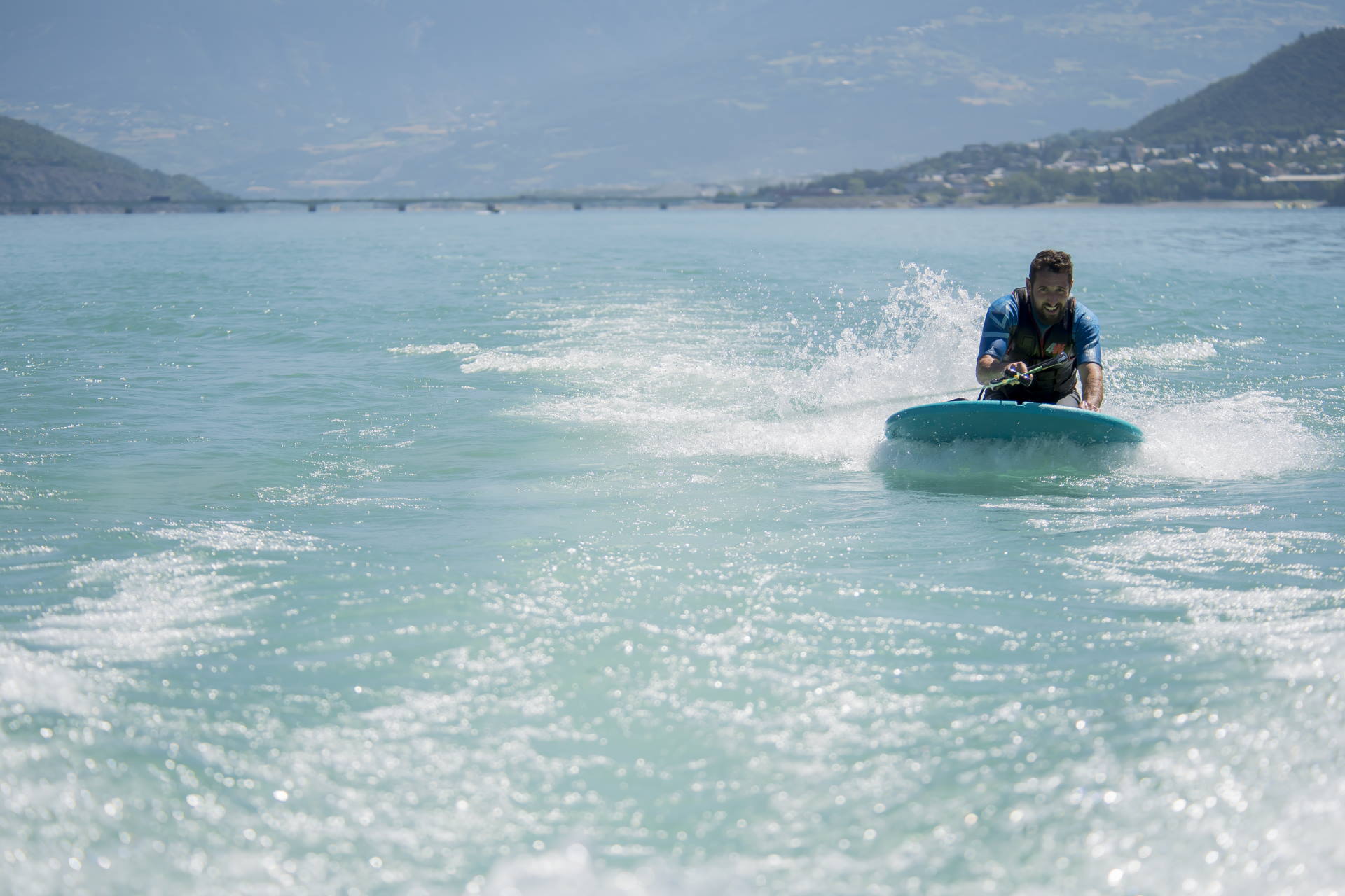 planche tractee eau turquoise serre poncon